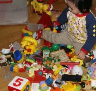 “妈妈,买给我”,孩子看中高价玩具想要买,家长应该怎么做? “妈妈,买给我”,孩子看中高价玩具想要买,家长应该怎么做?