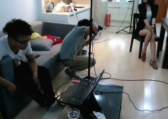 淘宝服装店铺没有模特怎么拍照?