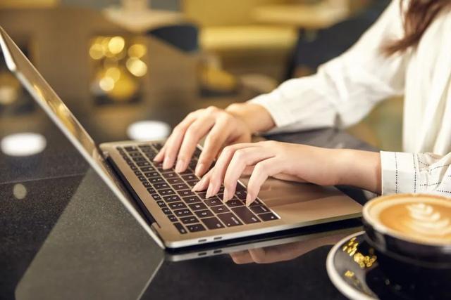 运营小红5 个月涨粉1W+获赞11W我总结出了爆款小红书标题的6 个套路