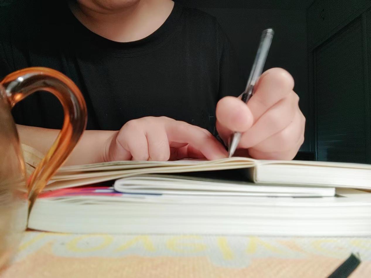 坦白局：2个月涨粉3000，我究竟从小红书赚了多少钱