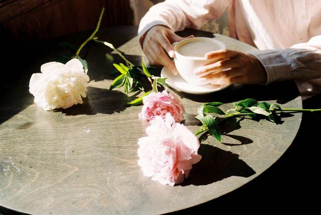 《5小时吃透小红书》：3步打造小红书博主吸金人设