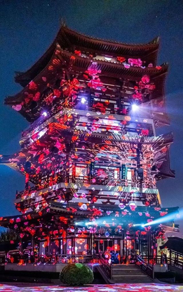 全媒体热议 | 小红书种草，微博达人力荐！这份精彩的演艺指南不容错过