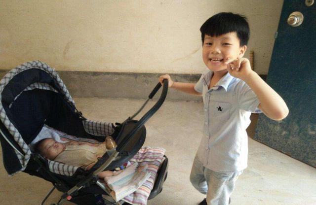 女儿哀求妈妈能不能不要二胎,宝妈执意为之,结果换来的是心酸 女儿哀求妈妈能不能不要二胎,宝妈执意为之,结果换来的是心酸