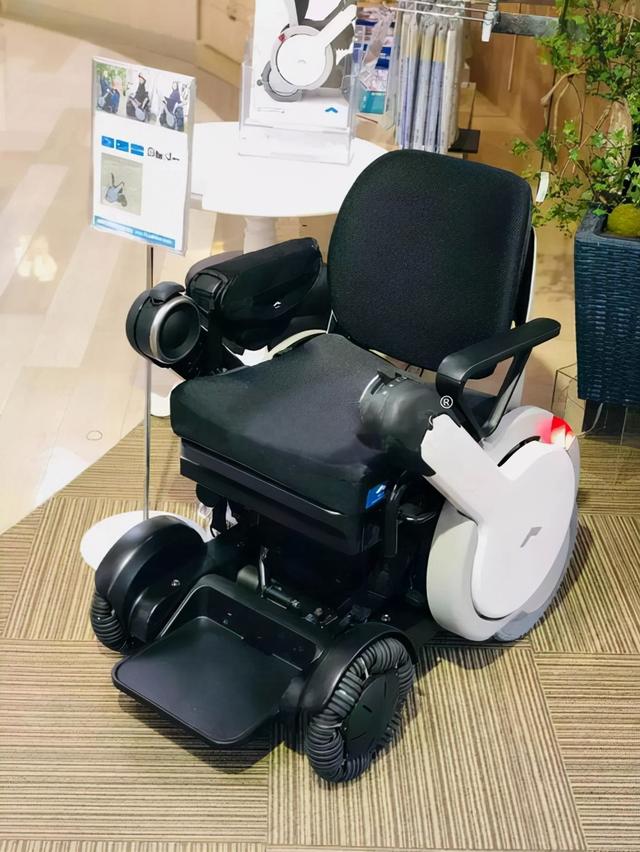 购物中心适老化设计与思考