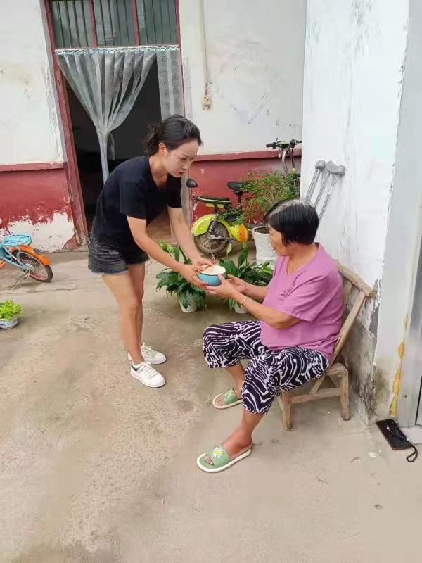 孝敬公婆的好儿媳陈丽杰更是一个有大爱的好人