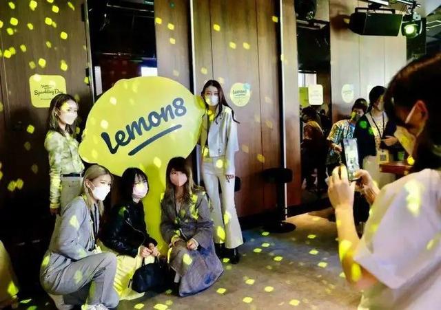 抖音上线“可颂”，大厂“围剿”小红书？种草，哪有这么好做