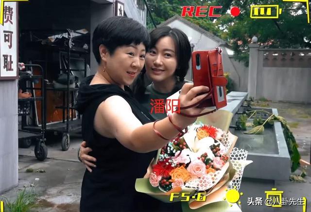 老爸长相一言难尽，女儿却貌美如花，这7对明星父女颜值差好大