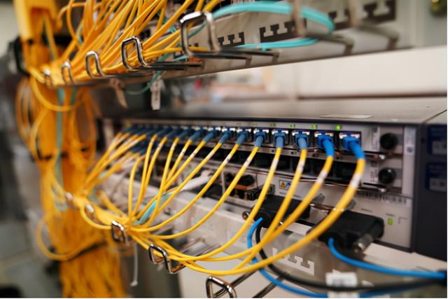 新华财经记者在美国：被迫弃用华为，美国乡村电信商狂吐槽