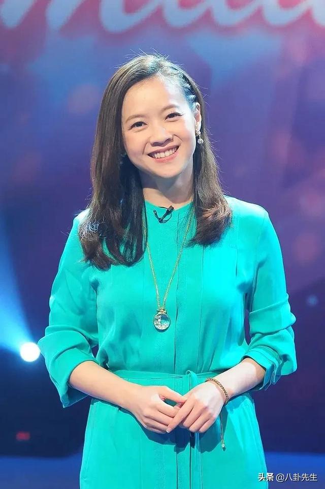 老爸长相一言难尽，女儿却貌美如花，这7对明星父女颜值差好大