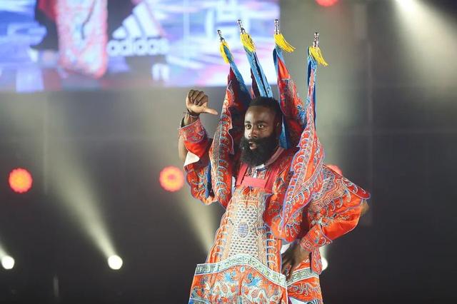 哈登入驻小红书，篮球「种草」文化也出海了