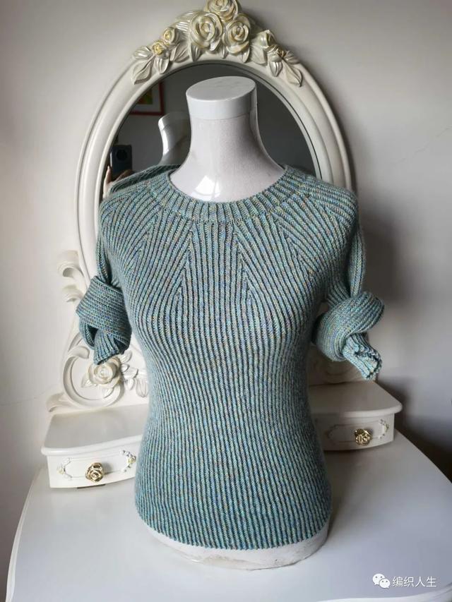 修身又百搭的扭罗纹打底圆领套衫（有编织图解）