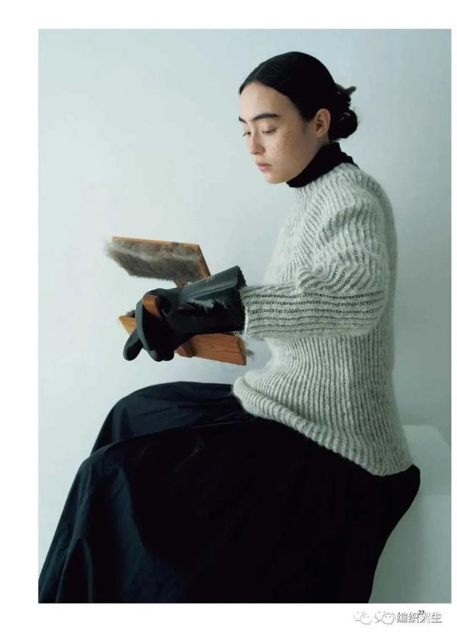 修身又百搭的扭罗纹打底圆领套衫（有编织图解）