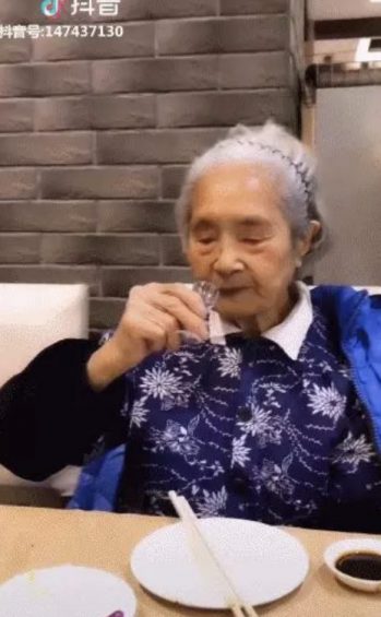 余生怎么过？抖音里的大爷大妈终于活成了我向往的样子！