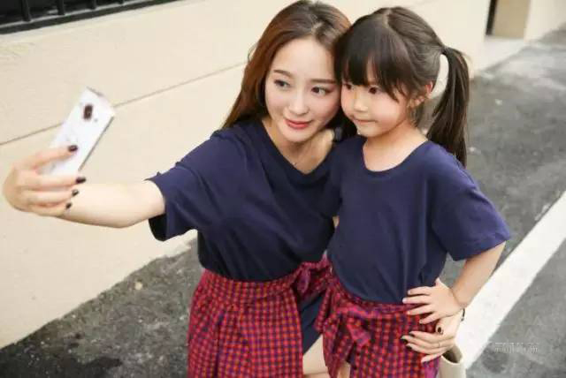 网红为何纷纷开起童装店?于MOMOKIDS童装店红人店新形式 网红为何纷纷开起童装店?于MOMOKIDS童装店红人店新形式