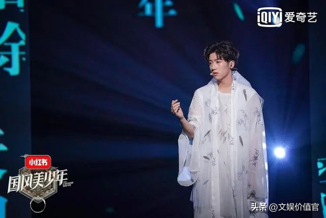 种草笔记饱和，小红书靠什么“自救”？