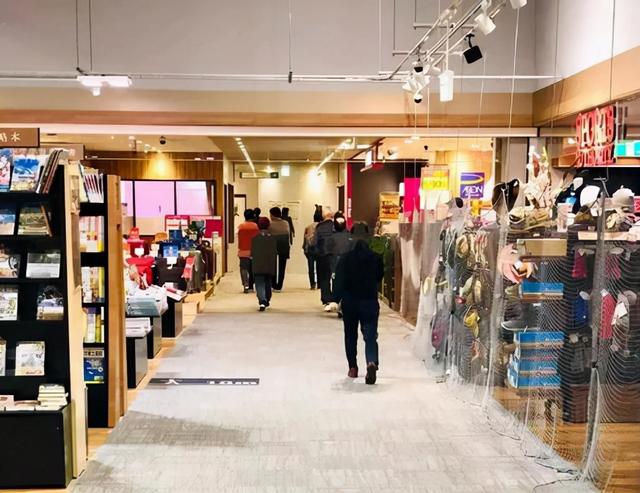 购物中心适老化设计与思考