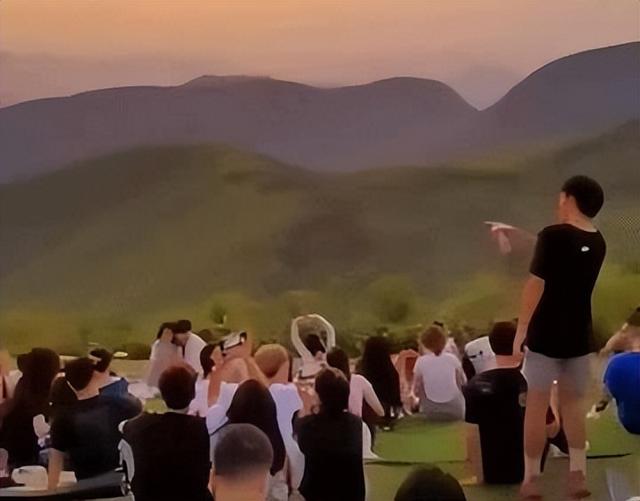 不断“种草”的小红书，正在让互联网杂草丛生