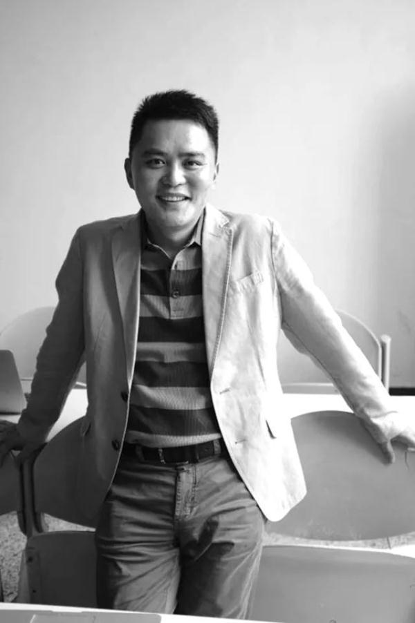 80后帅小伙辞去公务员后年入700万!妈妈当初因为这事气了很久…… 80后帅小伙辞去公务员后年入700万!妈妈当初因为这事气了很久……