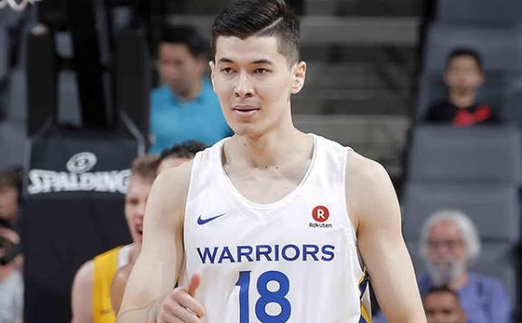 中国小将阿不都沙拉木完成夏联首秀 助勇士拿下三连胜