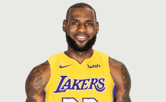 詹姆斯对湖人到底有多耐心 骑士老板看完哭了