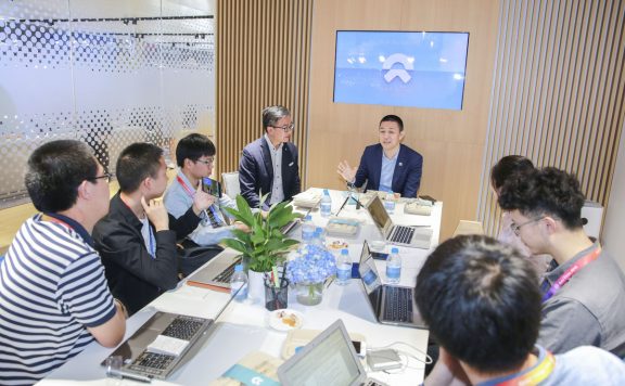 李斌首度披露蔚来上市计划，承认ES8量产延期