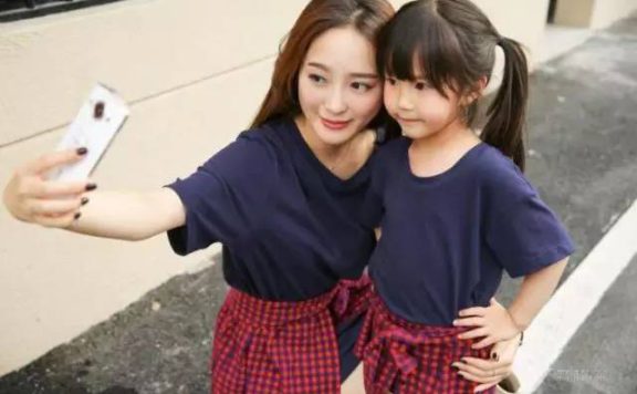 网红为何纷纷开起童装店?于MOMOKIDS童装店红人店新形式