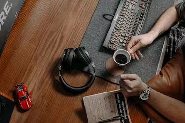 店铺托管是什么都不用做吗？任何淘宝店都能托管吗？