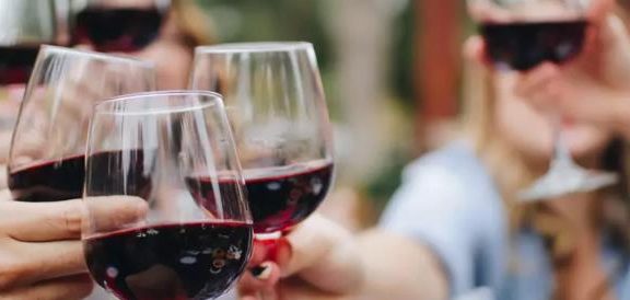 入狱10年,做抖音获赞200万!劳改犯也能当网红?