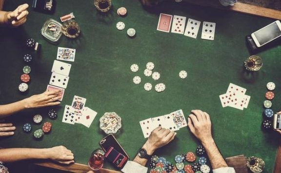 赌博为名“出老千”诈骗朋友26万元，2人被宜春警方刑拘