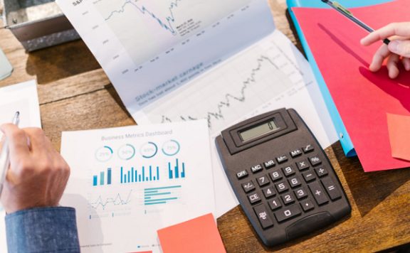 亚马逊自发货一单运费多少钱（亚马逊国际快递费用怎么算）