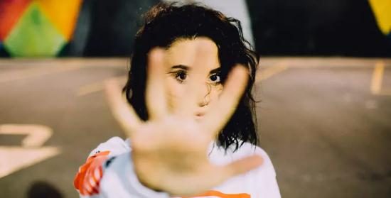 抖音网红生存指南：野生达人要不要签MCN，看完就有答案