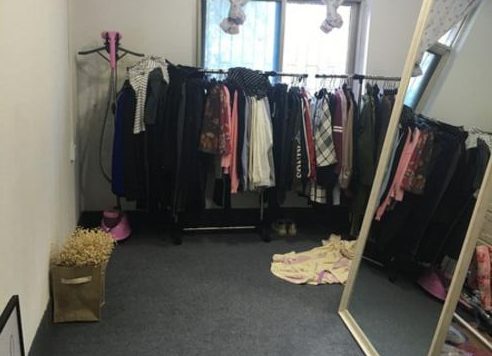 淘宝店主怎么对镜自拍?淘宝店主对镜自拍技巧